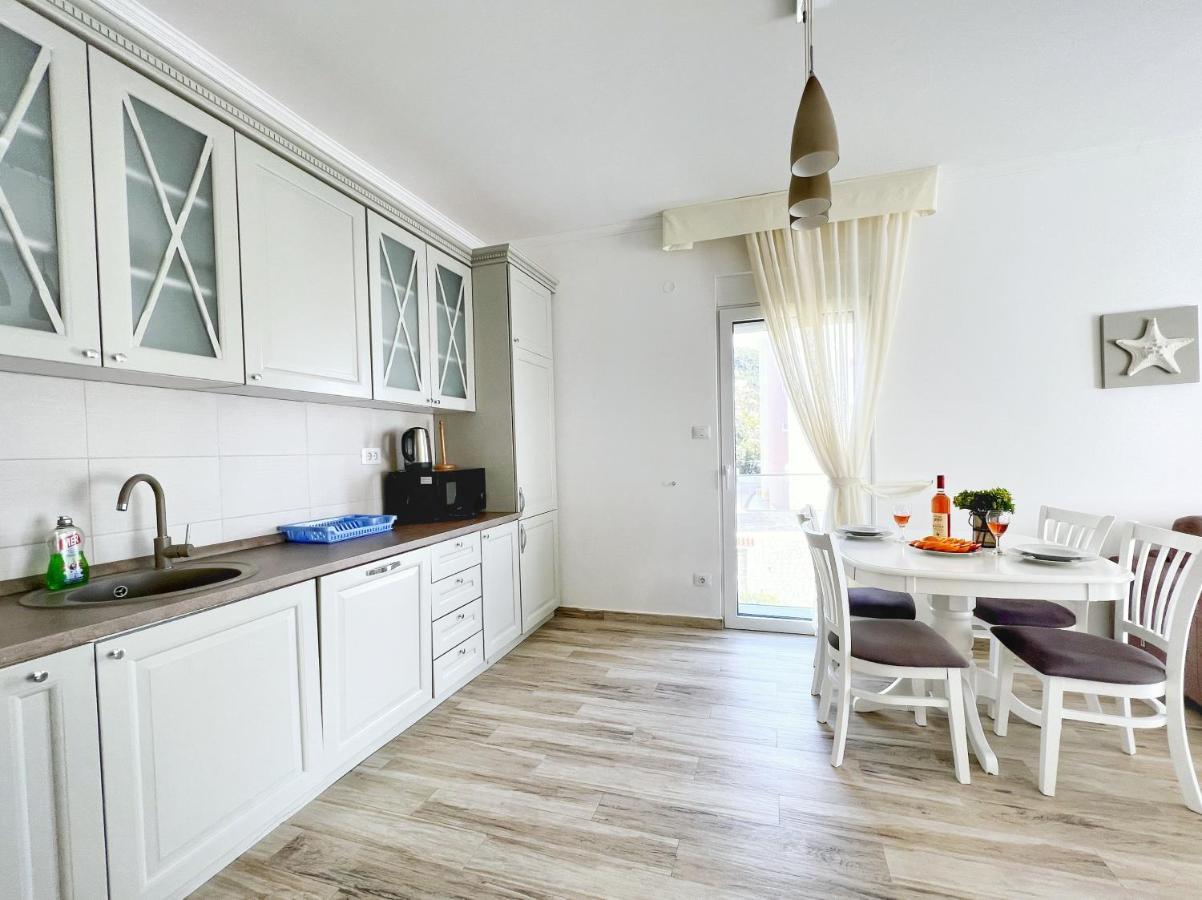 Yourhome beach first line Dobrá Voda Exterior foto